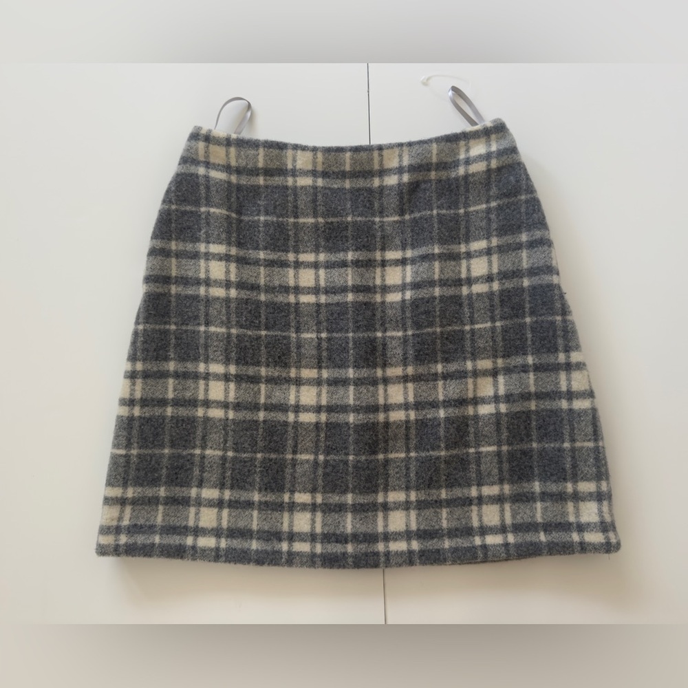 Uniqlo Gray and Cream Plaid Skirt 🩶